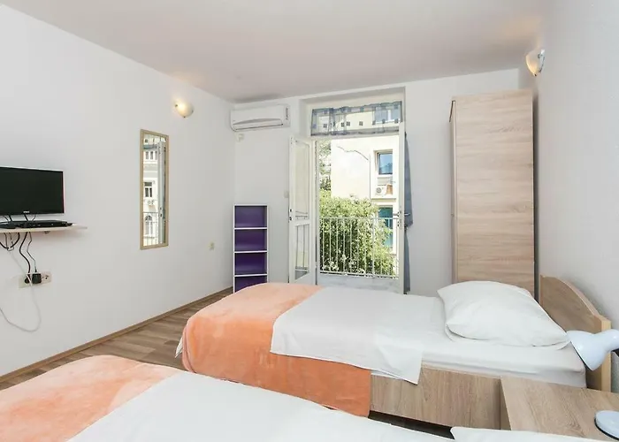 Apartments Deni 10